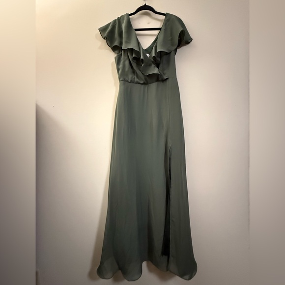 Birdy Grey Elegant Green Ruffle Maxi Dress with V-Neck in Moss Green - M‎ - Picture 1 of 11